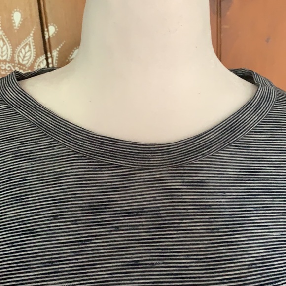 Gaze USA high-low semi sheer stripes tunic. - Picture 2 of 9